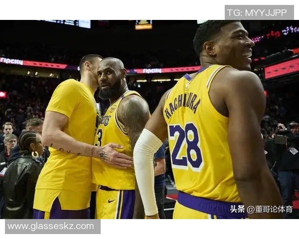 湖人对阵太阳精彩回放10月25日比赛全程录像分析与精彩瞬间回顾 湖人对阵太阳精彩回放10月25日比赛全程录像分析与精彩瞬间回顾