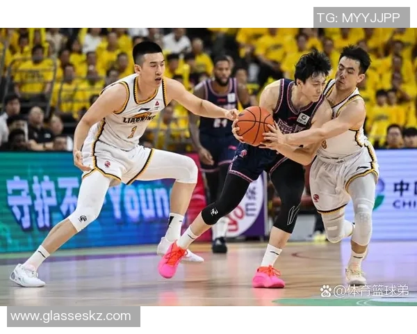 辽宁与新疆第三场复赛激战正酣谁将晋级下一轮争夺战 辽宁与新疆第三场复赛激战正酣谁将晋级下一轮争夺战